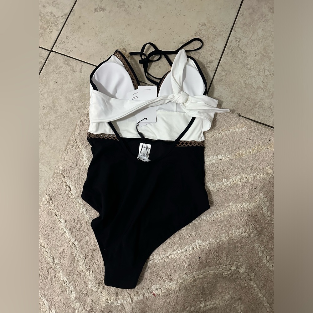 REISS ray colorblock bathing suit PRICE IS FIRM - Picture 4 of 5